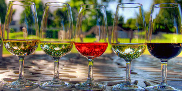La Belle Amie Vineyard - wine glasses La Belle Amie Vineyard - wine glasses